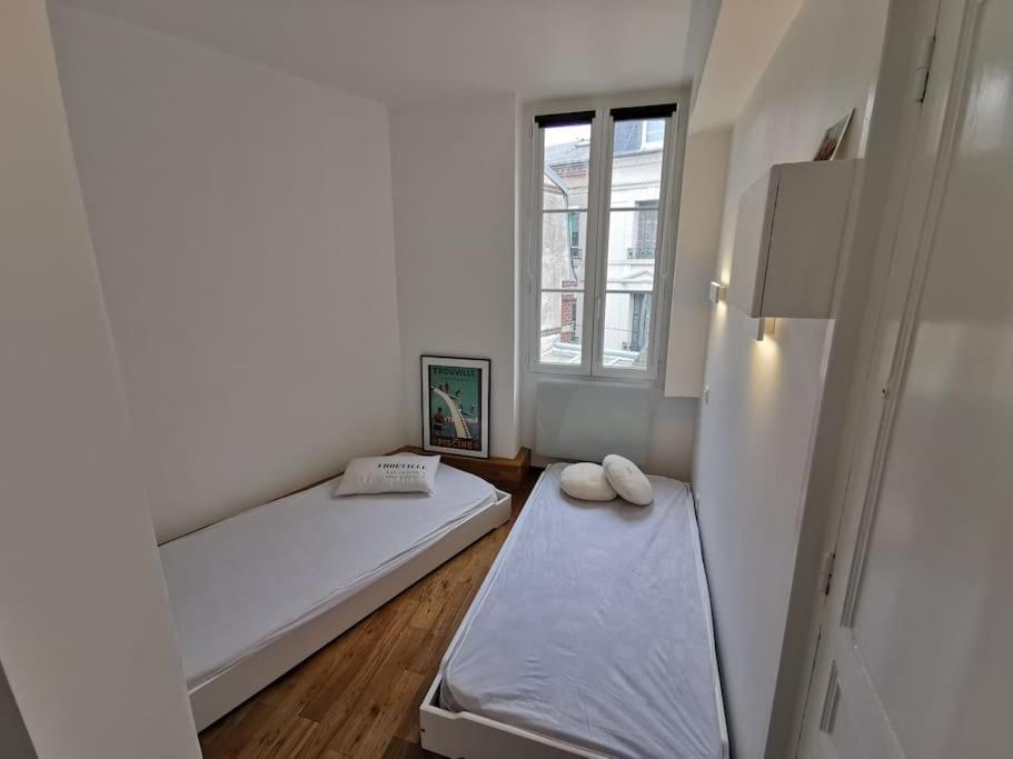 2 Pieces Au Coeur De Trouville / Rue Des Bains Экстерьер фото